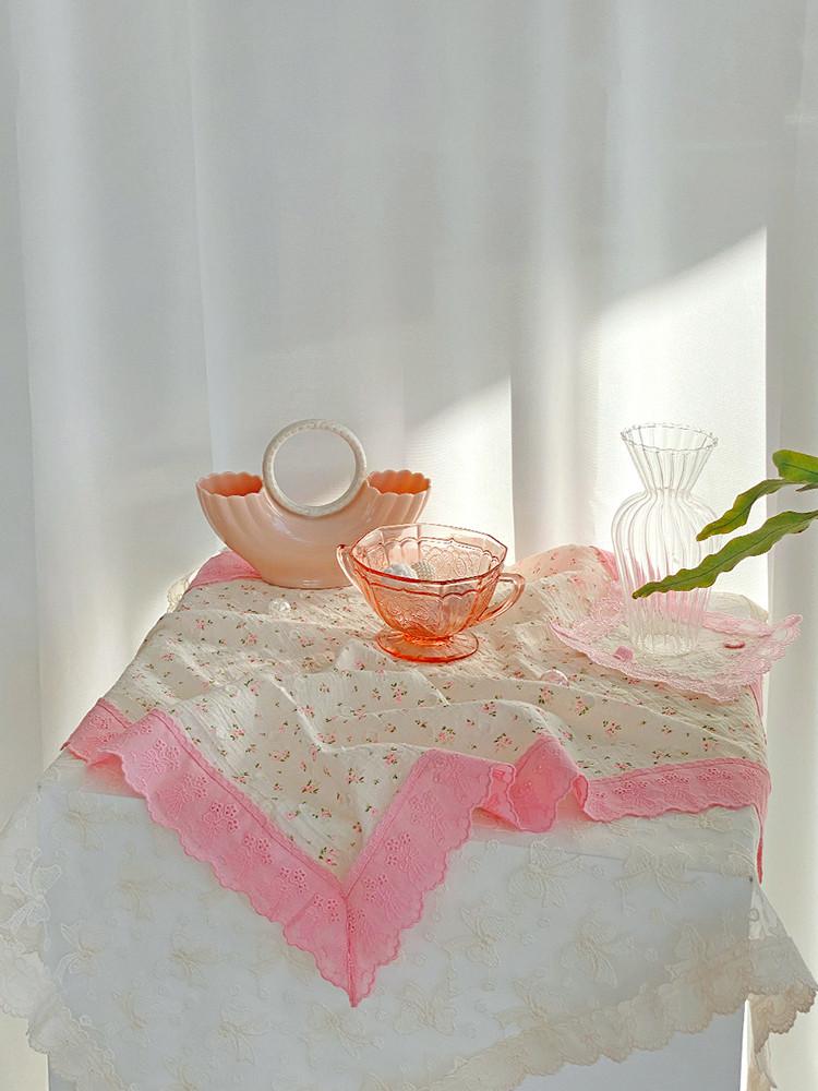 아멜리에 레이스 테이블클로스 미니 테이블보 핑크 무니무니 플라워 패턴 꽃무늬 테이블매트 식탁매트 홈카페 주방가전덮개 협탁매트 소형가전덮개 다용도커버