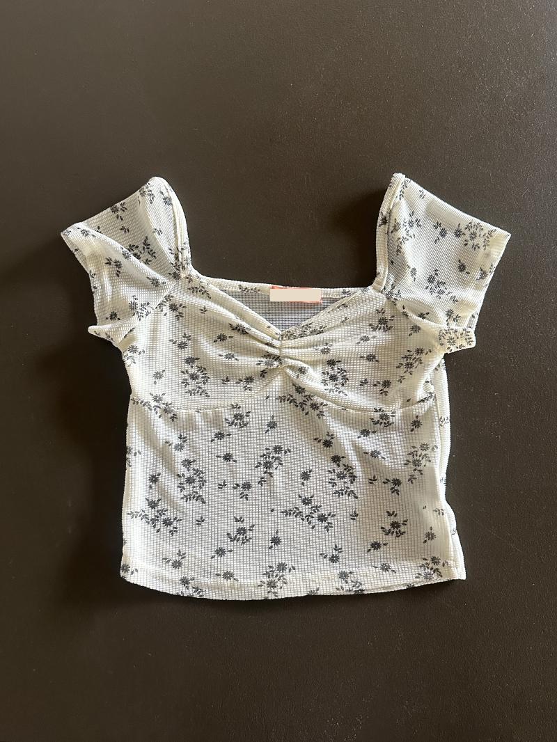 오르카 flower shirring short sleeve t-shirt
