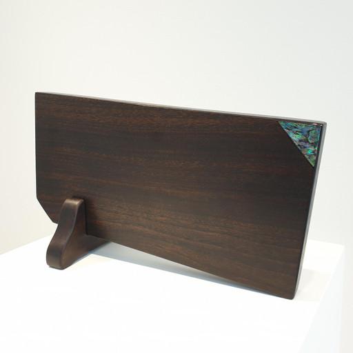 26년 옻칠 작가의 <옻칠 나전 도마>