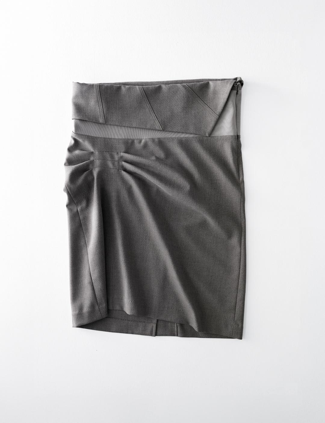 Brace pintuck skirt (beige)