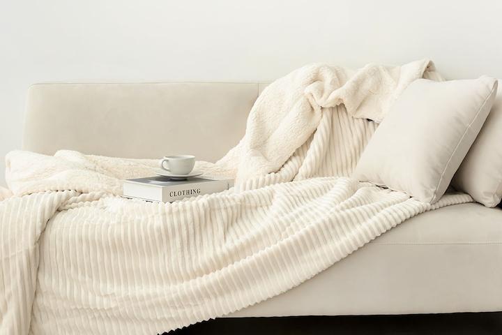 극세사 양털담요 사무실 학교 캠핑 차박 무릎 담요 이불 2size