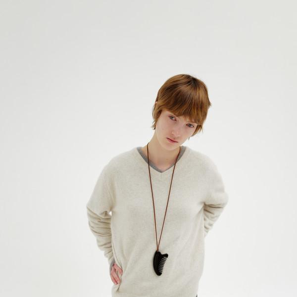 Fox v-neck knit (ivory / gray / brown / black)