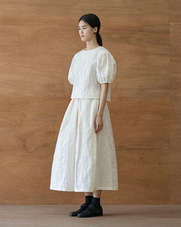 bloom puff blouse (6차 오픈, BLACK 7/18 순차 출고 예정, WHITE 7/25 순차 출고 예정)