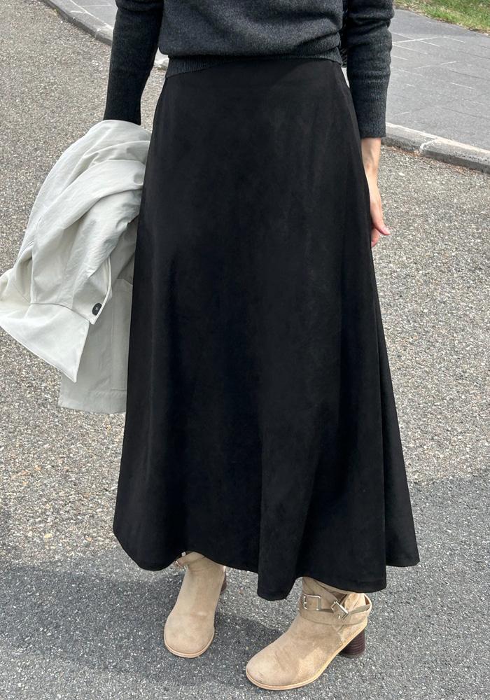26 LOWEN 스웨이드 홀 플레어스커트