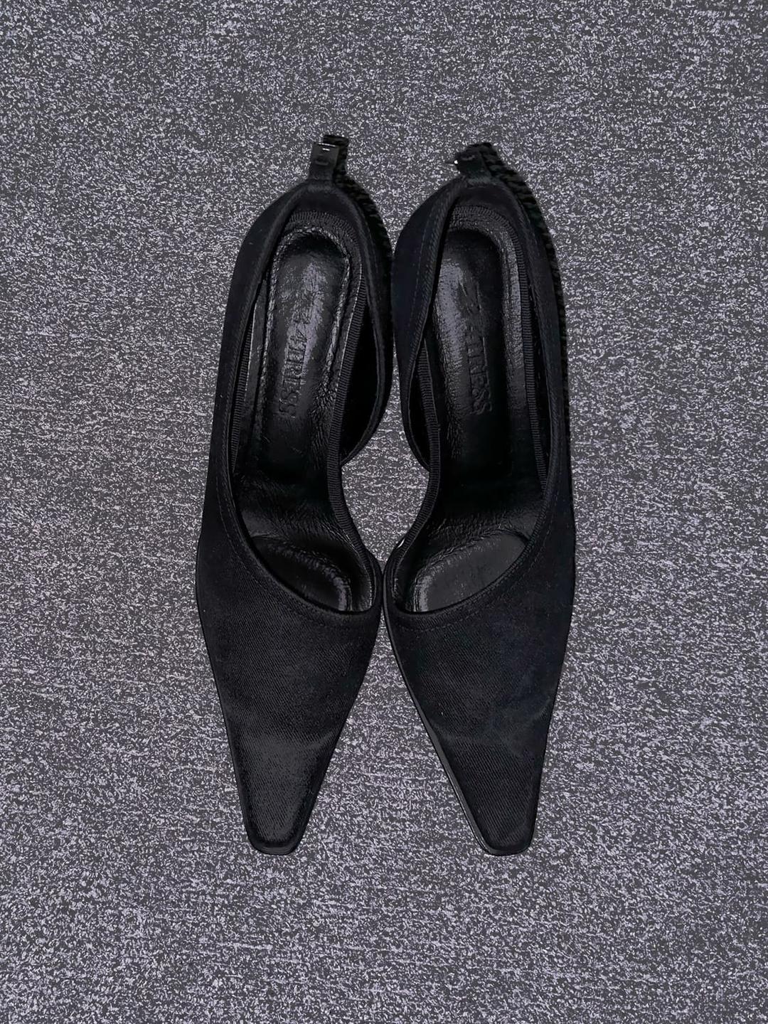 250 에센셜 왁스드 펌프스 블랙 BY 4TRESS | 후루츠패밀리