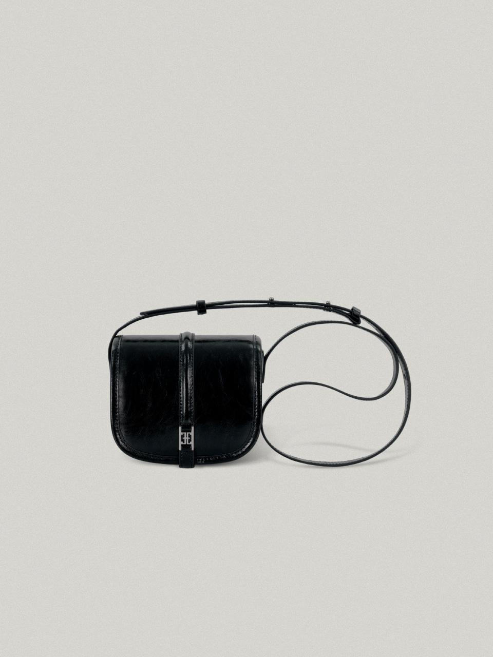 Classic Logo Mini Poche Bag Black - crinkle클래식 로고 미니 포쉬백 - 크링클