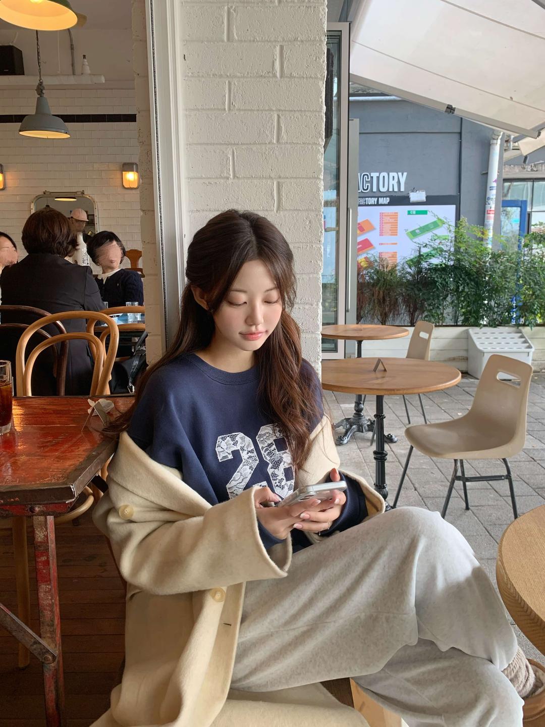 lace & love sweatshirt_navy