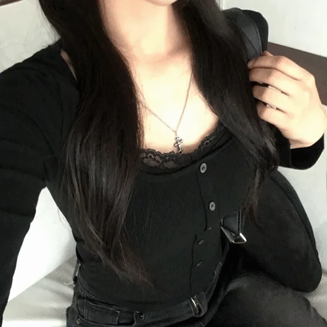 [M,L🚀쫀쫀]홀터넥나시 레이스 가디건 레이어드 긴팔티셔츠(여리섹시겨울옷 얇은세미크롭 롱슬리브 골지니트 이너티 스퀘어브이넥 기본무지 굴림쫄티 헌팅번따룩 클럽 프릴 파티 긱시크)