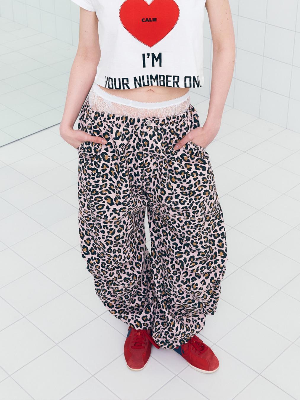 LEOPARD CARGO PANTS PINK