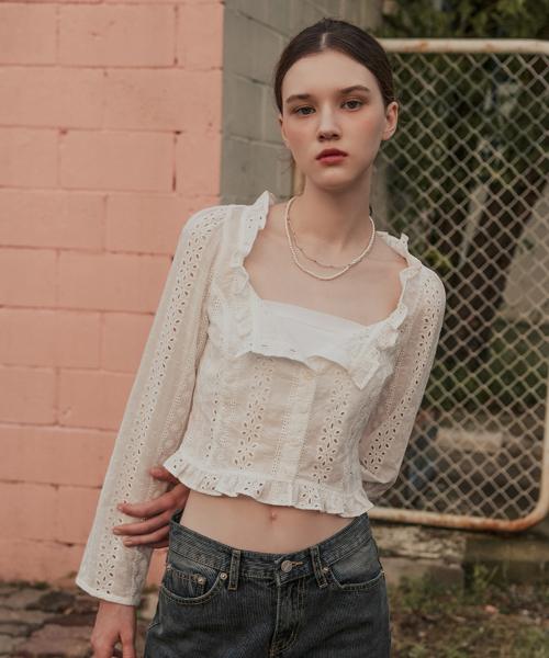 프릴 플라워 펀칭 스퀘어넥  블라우스_화이트