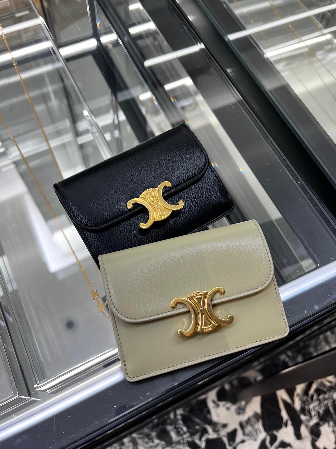 셀린느 트리오페 플랩 카드홀더 10I583DPV 카드케이스