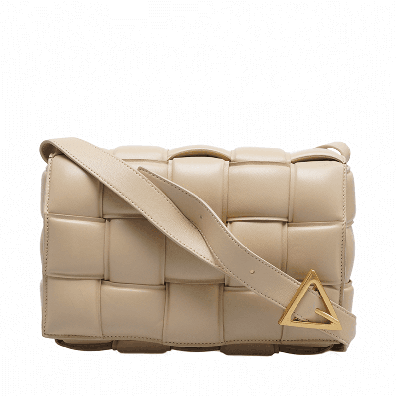 베이지 패딩 카세트 크로스백