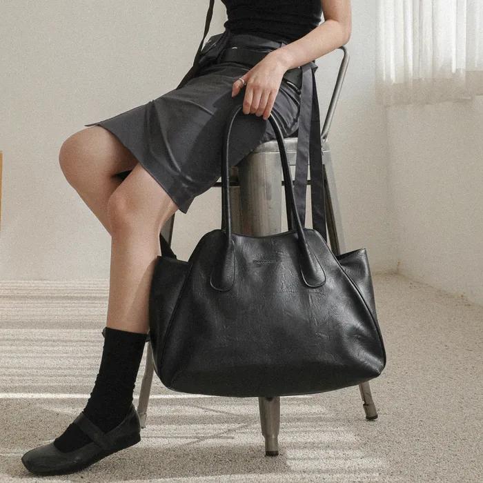Bread Leather Shoulder Bag (Black)