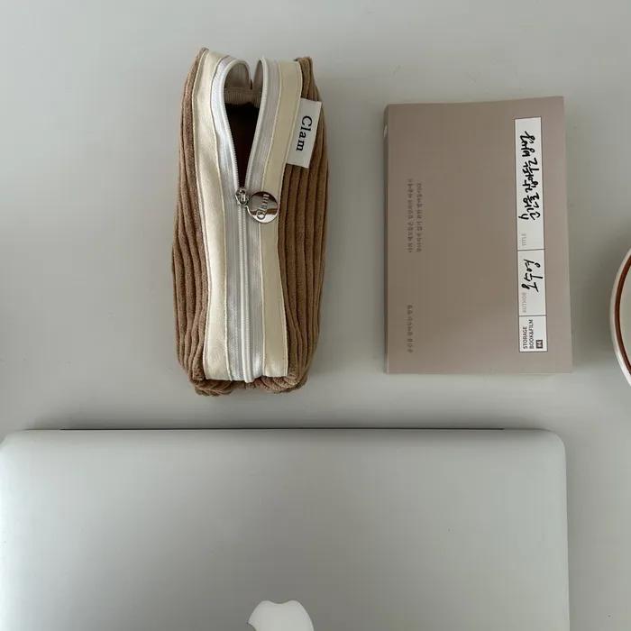 Clam round pencilcase _ Corduroy peanut