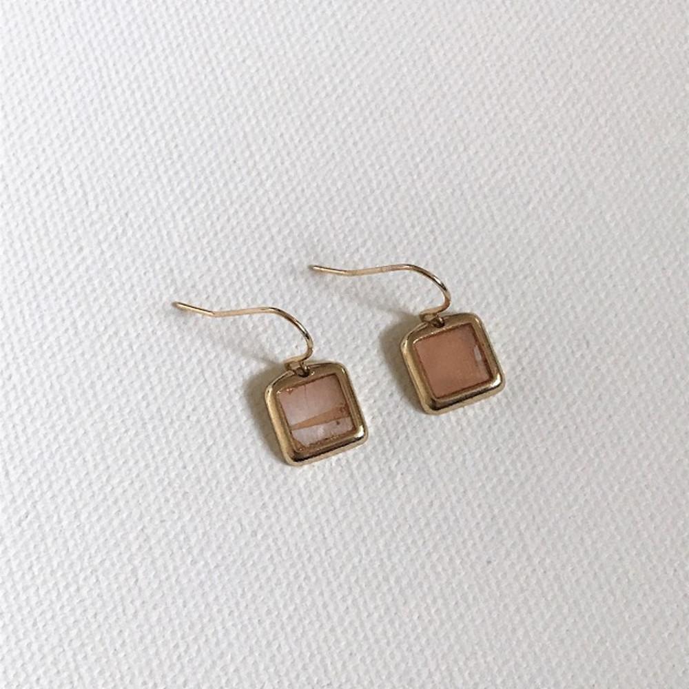 미니 피치 스퀘어 원석 드롭 귀걸이