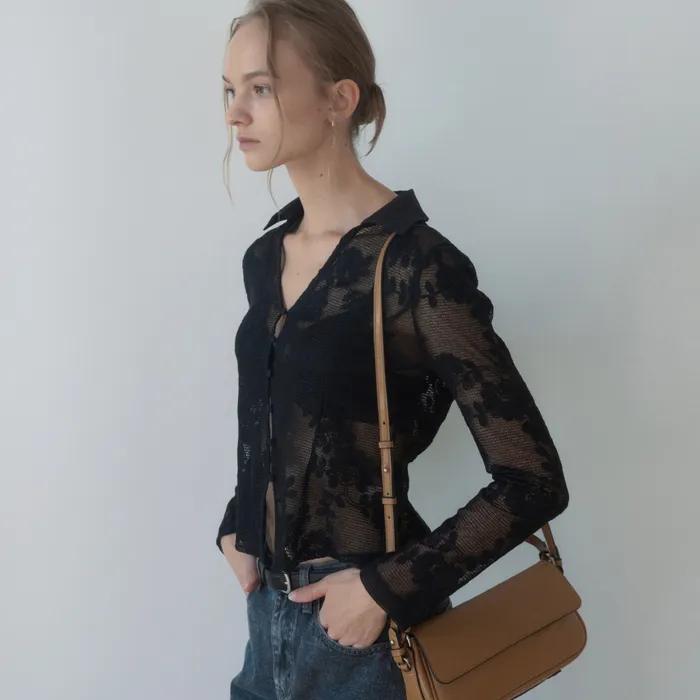 SEE-THROUGH DEEP V-NECK LACE BLOUSE_BLACK