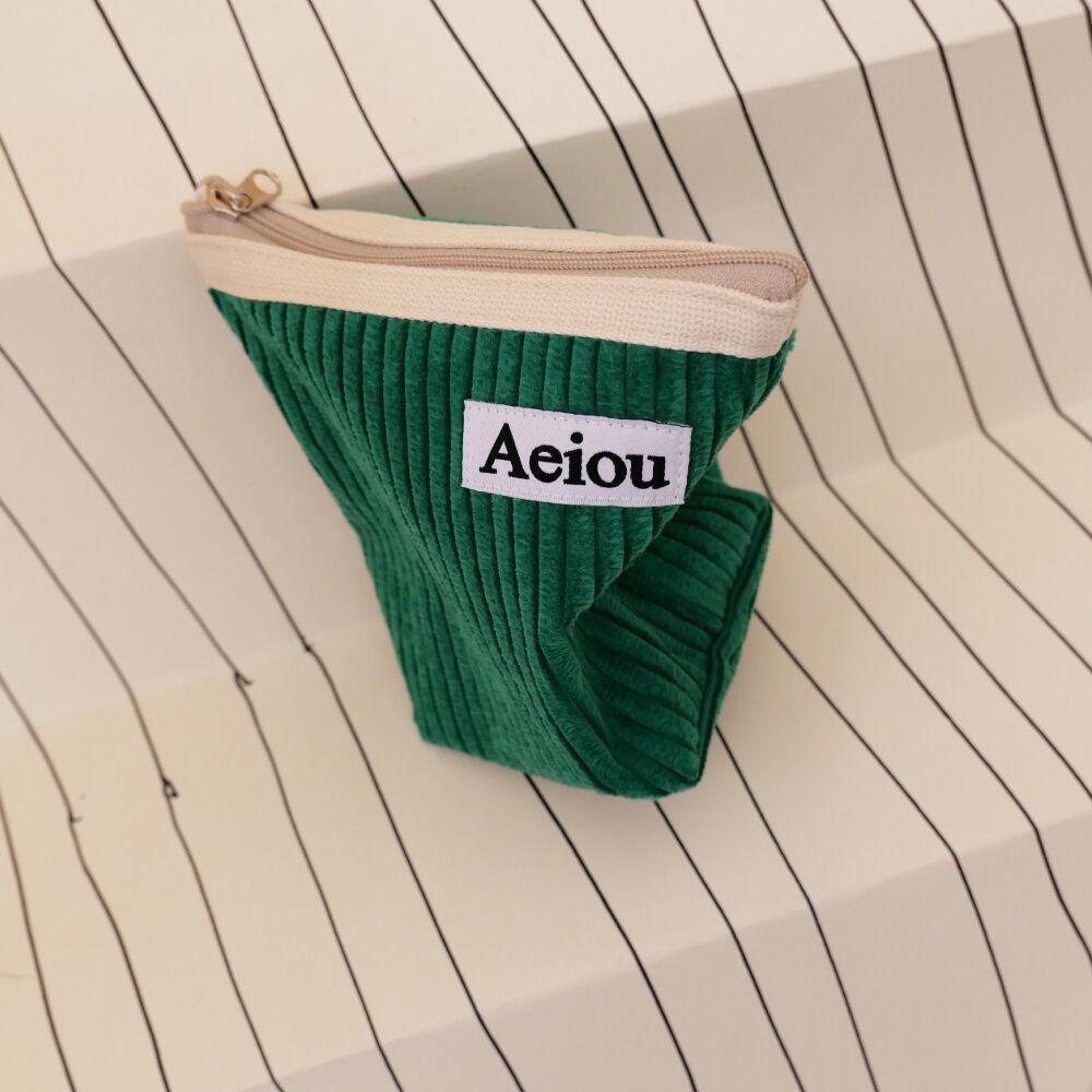 Aeiou Basic Pouch (M size) Holly Tree Garden Corduroy