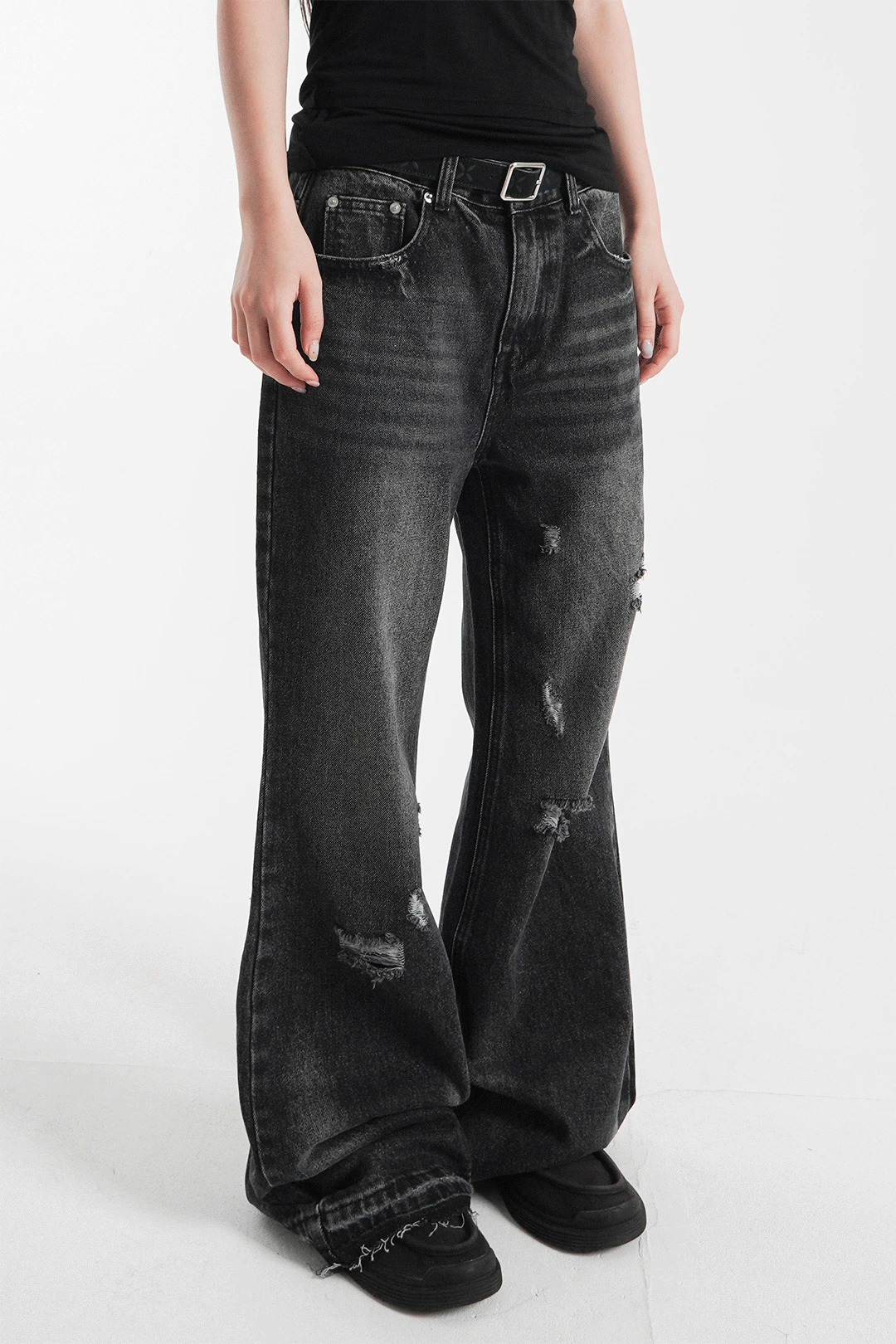 DAMAGE BLACK DENIM PANTS