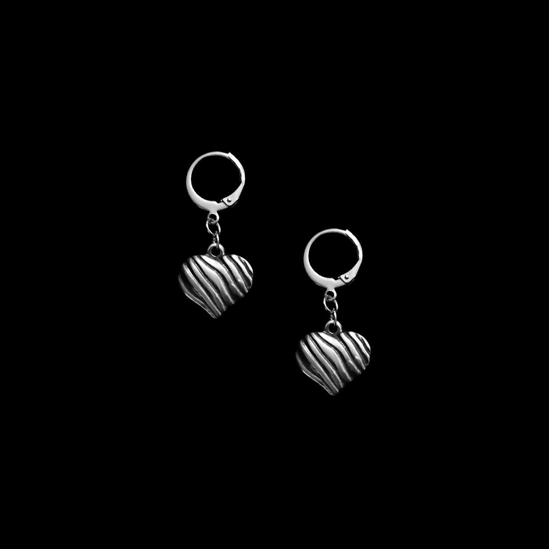 ZEBRA HEART EARRINGS [2p] (surgical steel)