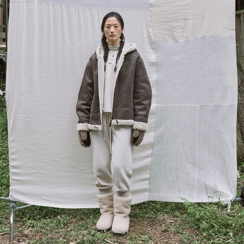 hooded fake mustang (brown)