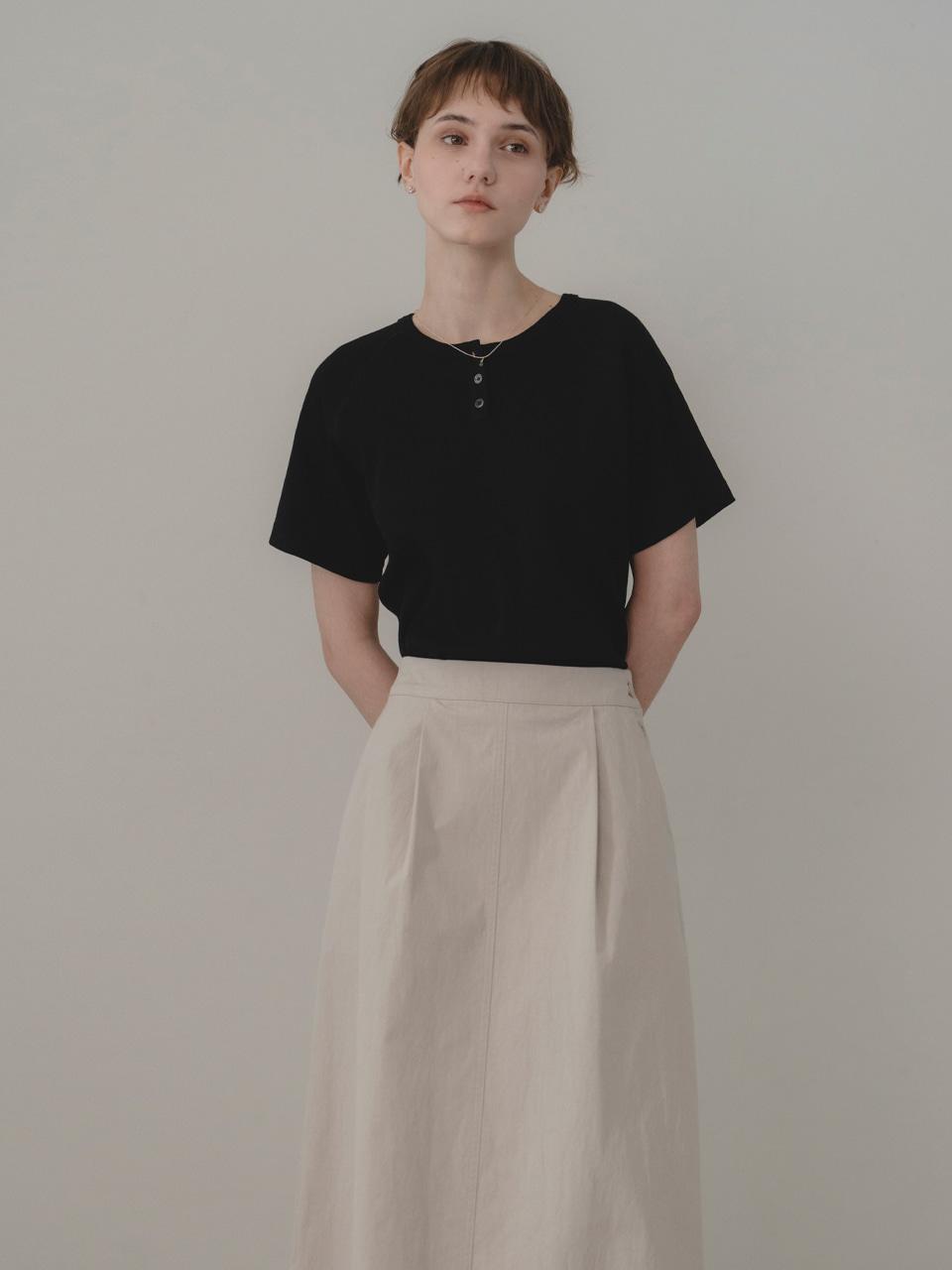 Button half t-shirt (black)