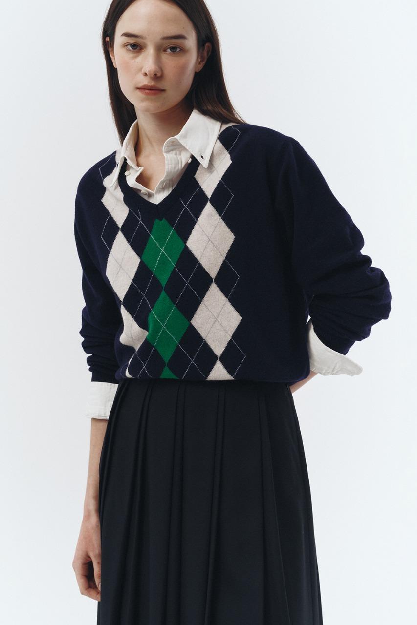 UNISEX V-NECK ARGYLE SWEATER FRENCH NAVY