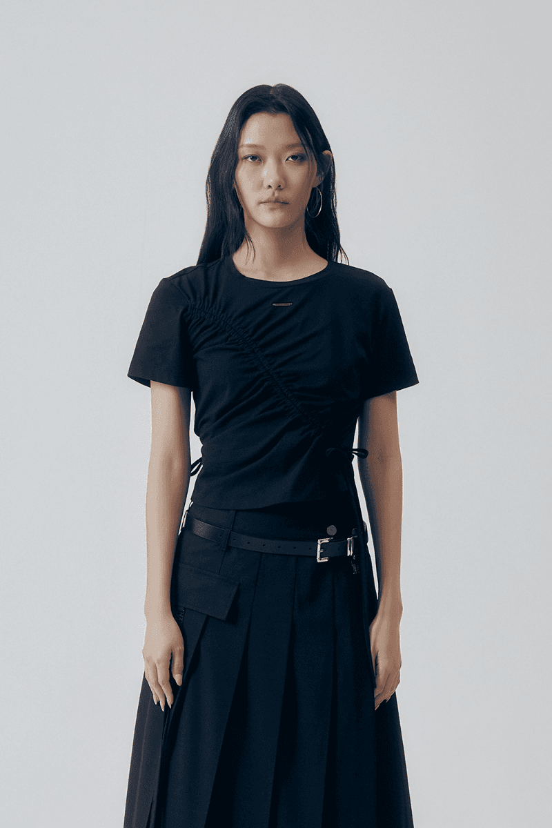 Shirred Wave Detail Crop T-Shirt [ Black ]