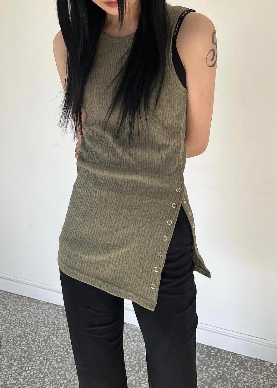 Spring side button T