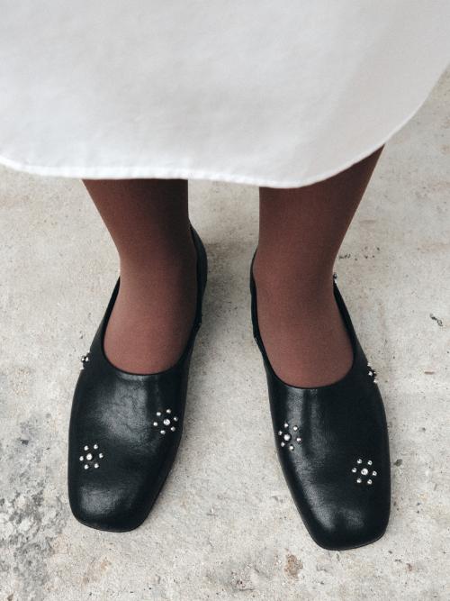 PP 라운드 스퀘어 로퍼 [플라워 블랙]