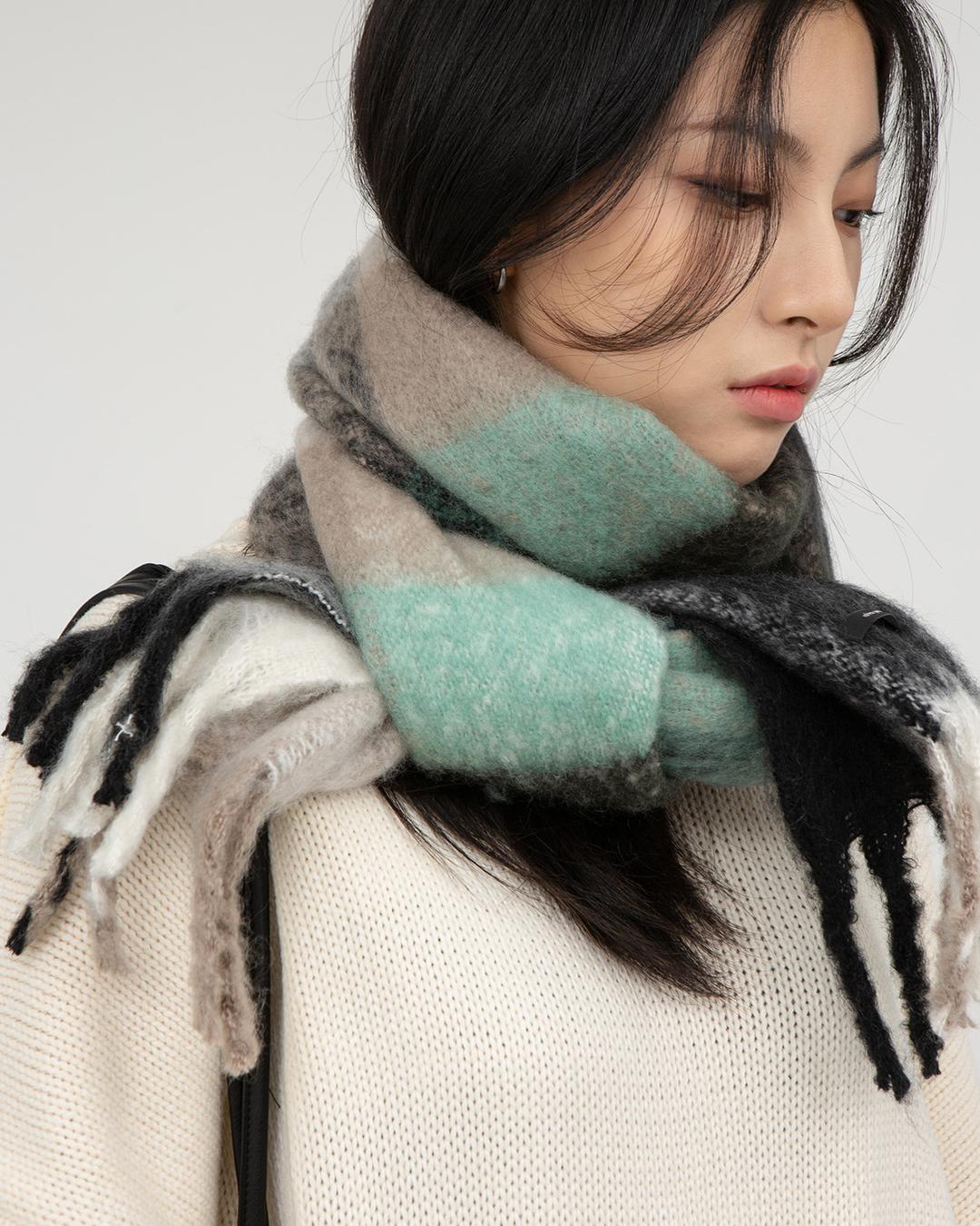 소프트 컬러 블럭 체크 머플러