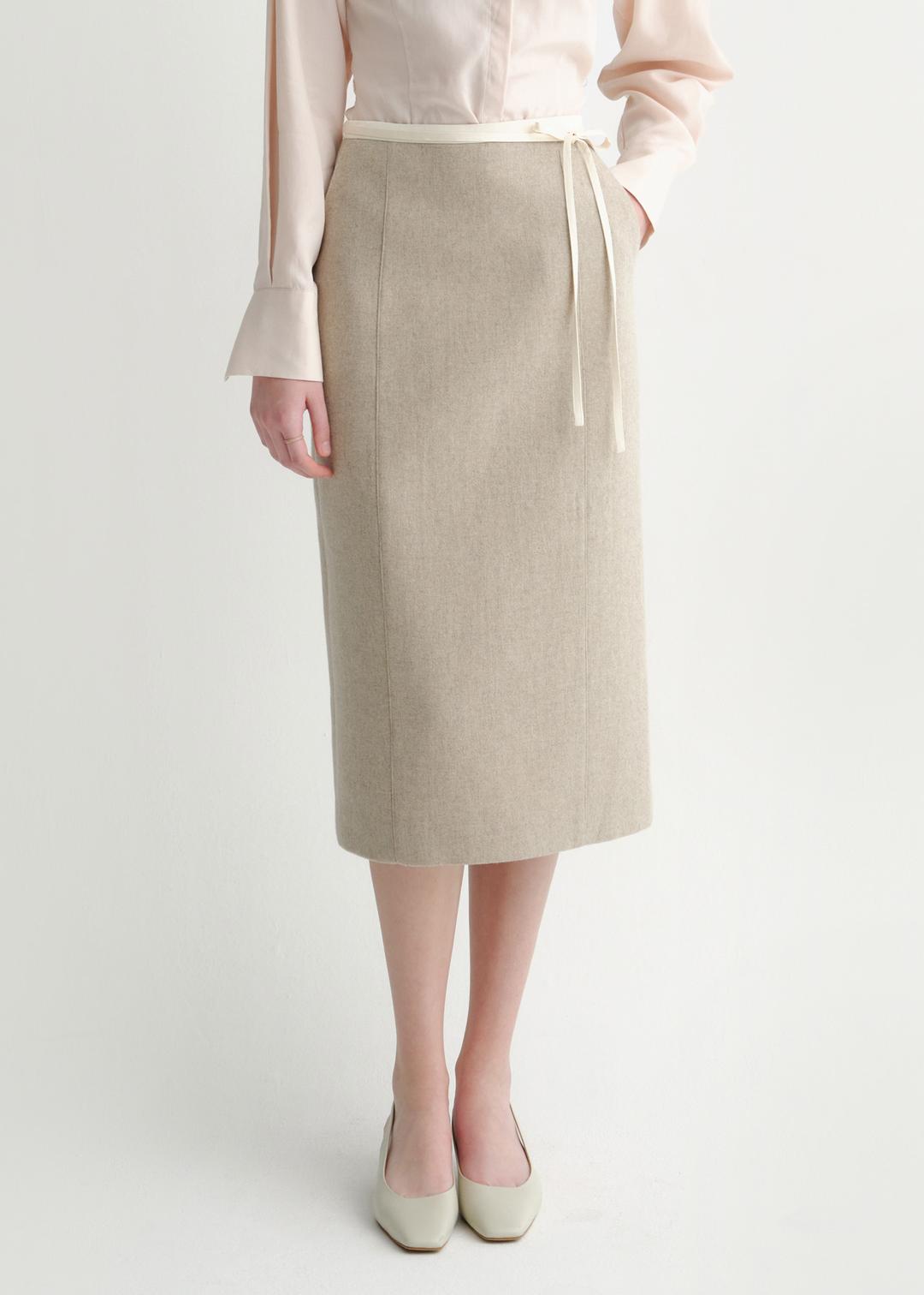 케일리 타이 울 스커트