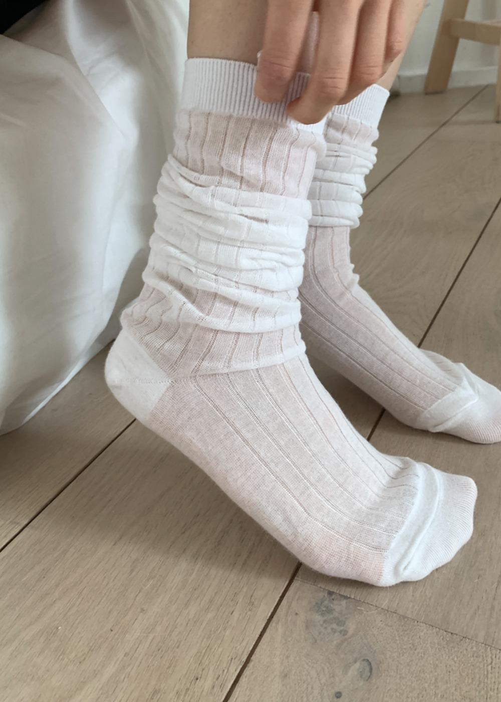 LIGHT RIBBED SOCKS