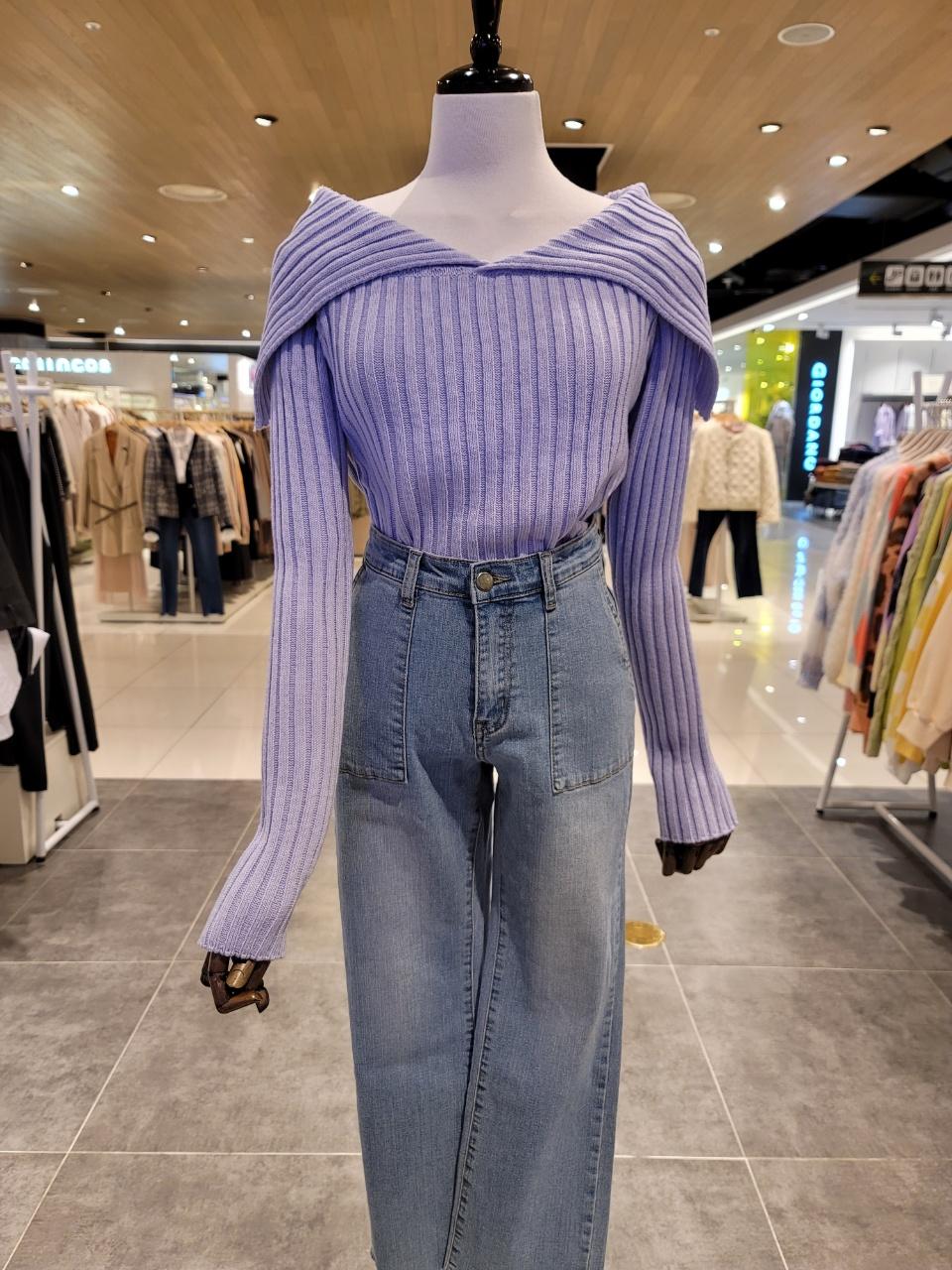 [나인스텝]오프숄더니트 N22NW2119