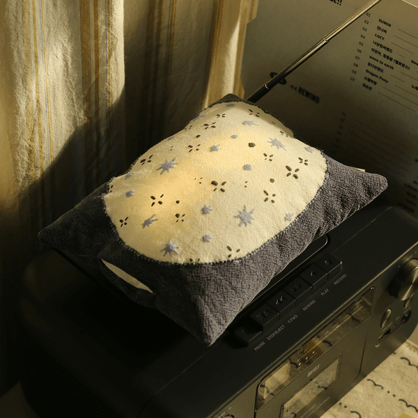 [1/23부터 순차배송] pond cushion lamp | 개구리의 연못 무드등