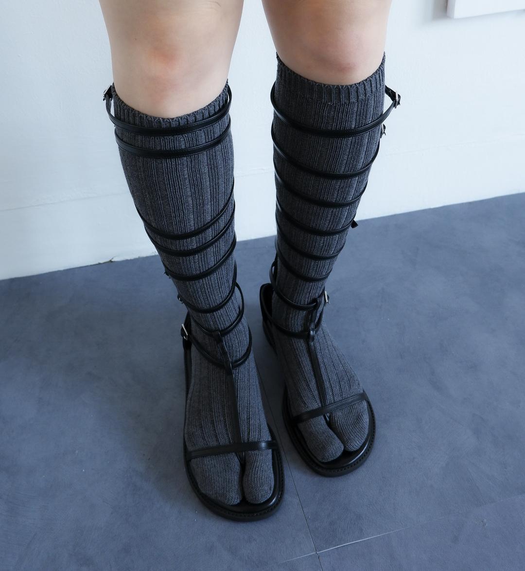 Knit tabi knee socks