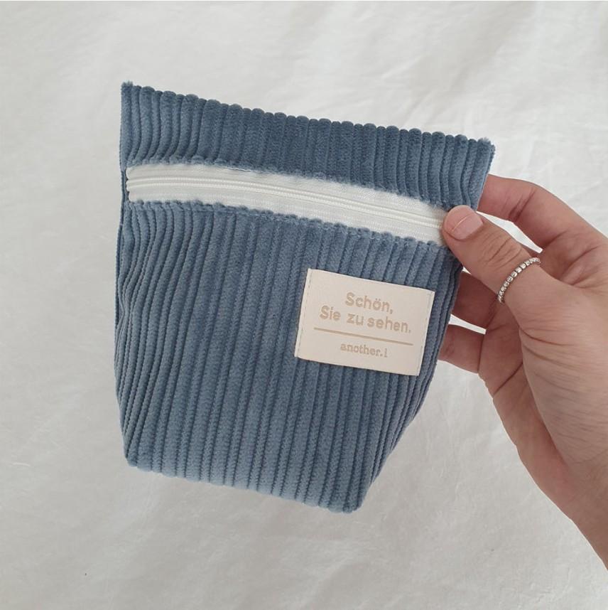 [어나덜아이] 골덴파우치 블루