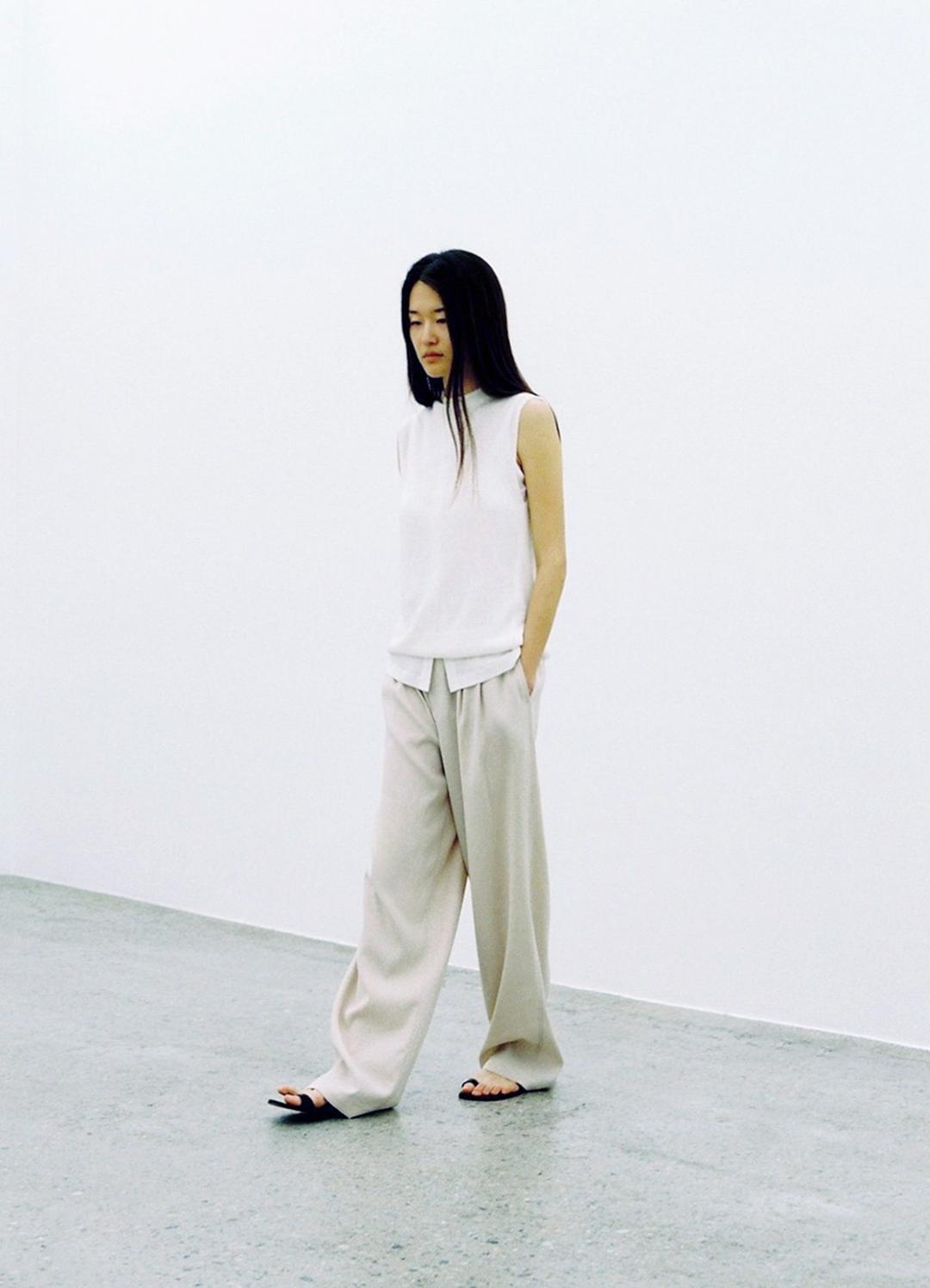Wide Two-Tuck Pants / Beige