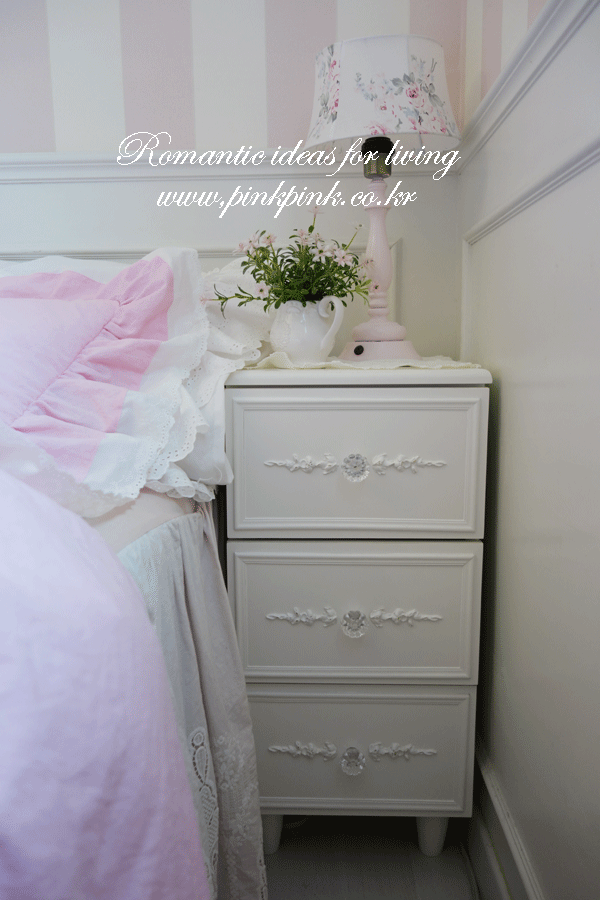 폭좁은 미니 사이드 테이블