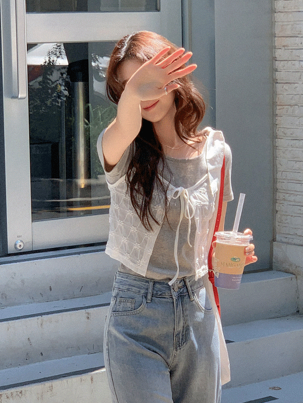 이퓨 [BEST💛워터밤/흠뻑쇼💦휴양지룩🌴여름나시🚚오늘출발] 미코 레이스 플라워 리본 뷔스티에 나시 - 2color