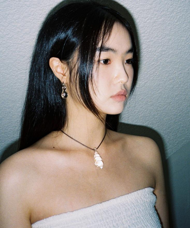 Glass Sea Shell Necklace - Transparent