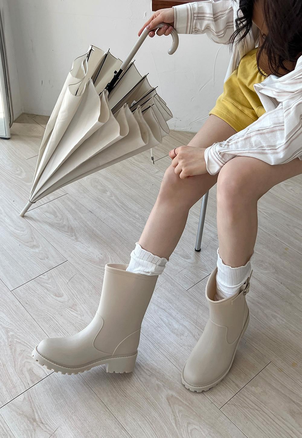 꼼꼼구두 메이던 버클 미들 레인부츠(4cm) CCRN-3