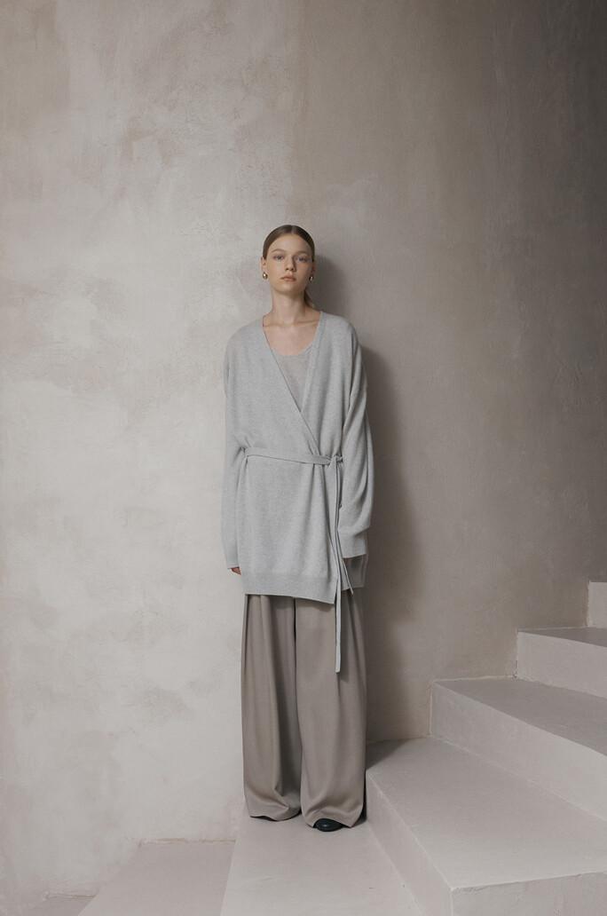 [the CASHMERE] 울 블렌드 핀턱 백 밴딩 와이드 팬츠