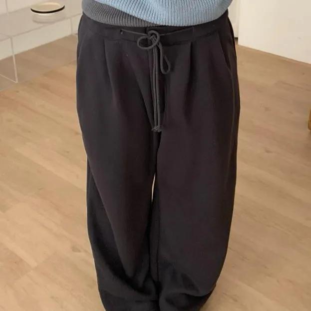 [부드러움👍🏻] 소프트 핀턱 밴딩 와이드 팬츠 (2color)