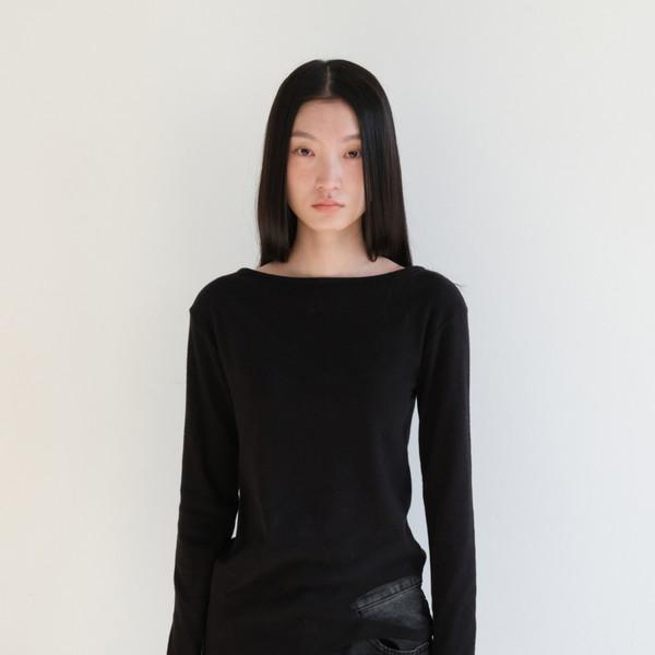 Hole Layered T (Black)