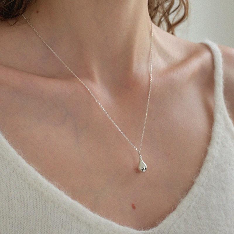 Vase line necklace(S)