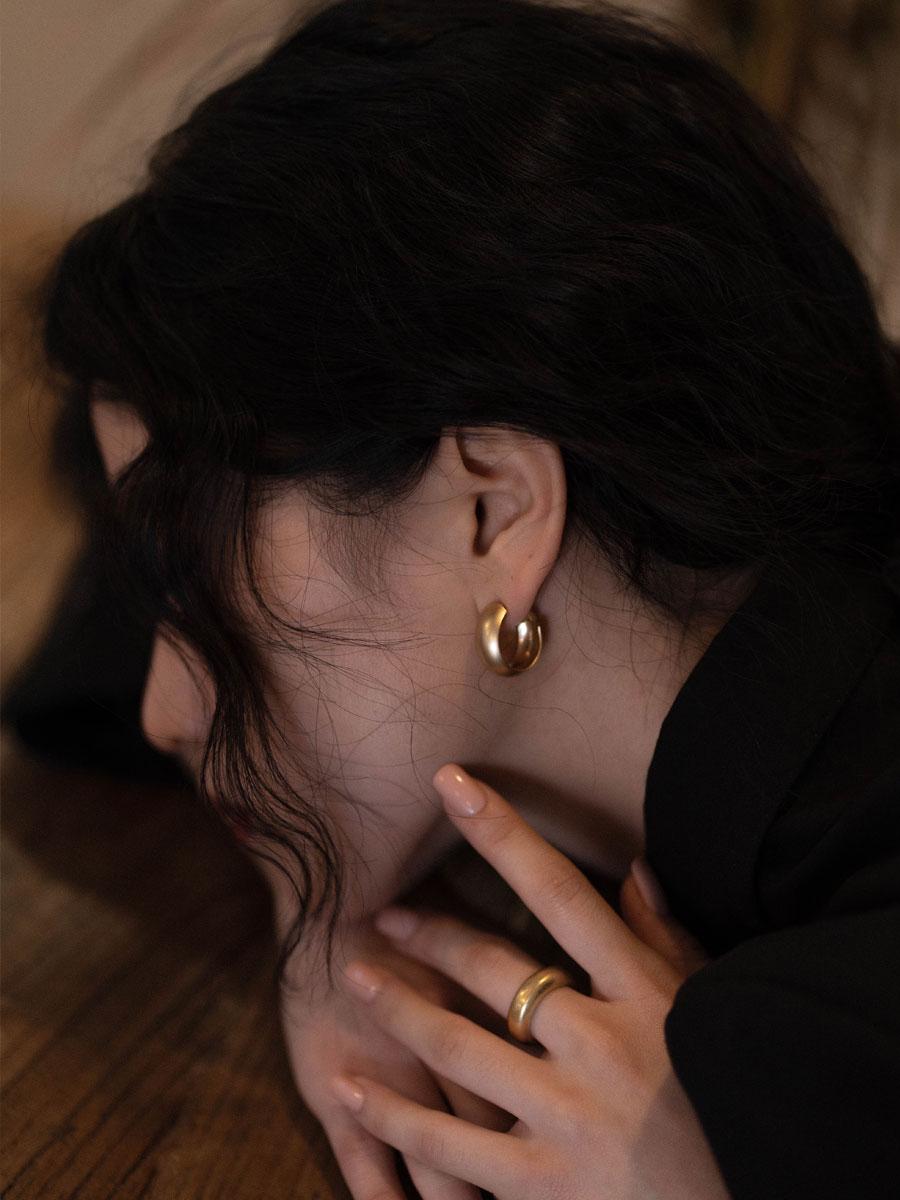 무광 볼드 원터치 귀걸이