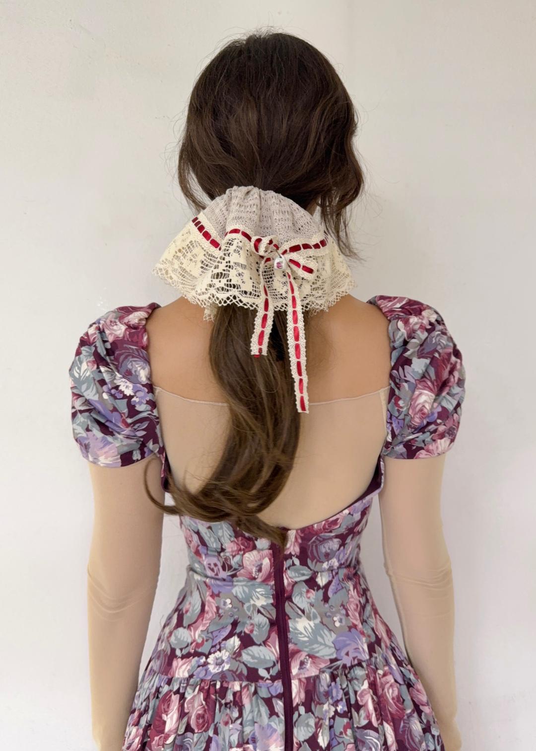 crochet scrunchie (beige)