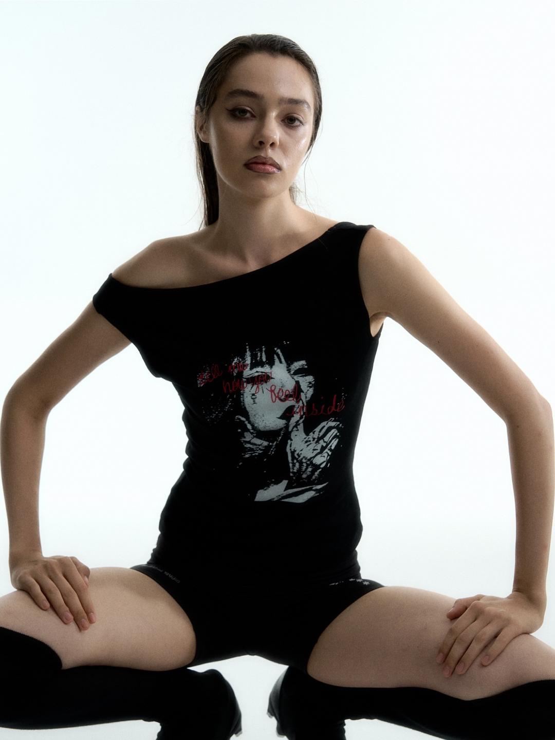 Razorr Boat neck open back crop t-shirt
