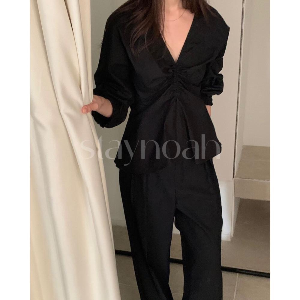 Logarden 로가든 르베르 블라우스 V넥 셔링 페플럼 bl (3c)