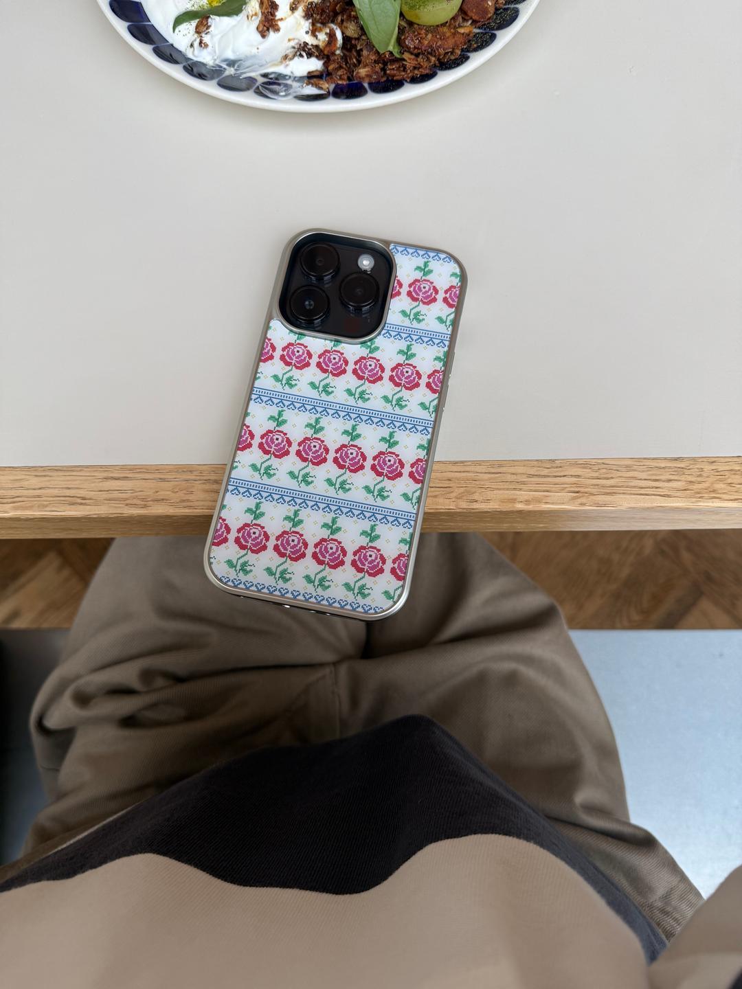 CROSS STITCH silver matte glass bumper case [ROSES]